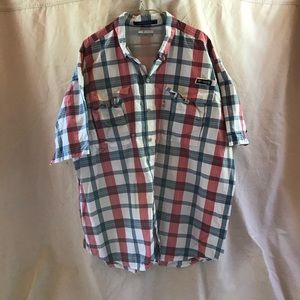 Short sleeve button up Columbia shirt